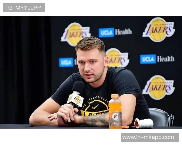 东契奇谈里夫斯受伤情况表示愿意提供支持并强调恢复的重要性