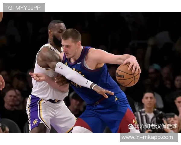 浓眉因小腿伤势缺席对阵雄鹿比赛连续第六场缺阵令人担忧